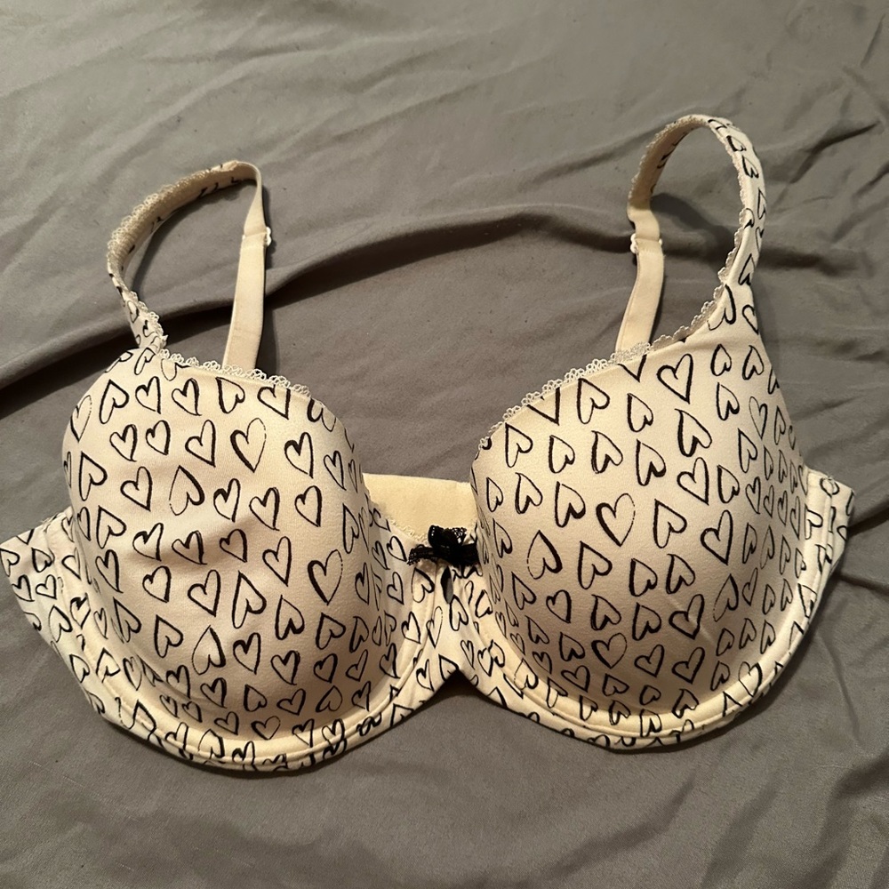 VICTORIAS SECRET BRA - good condition